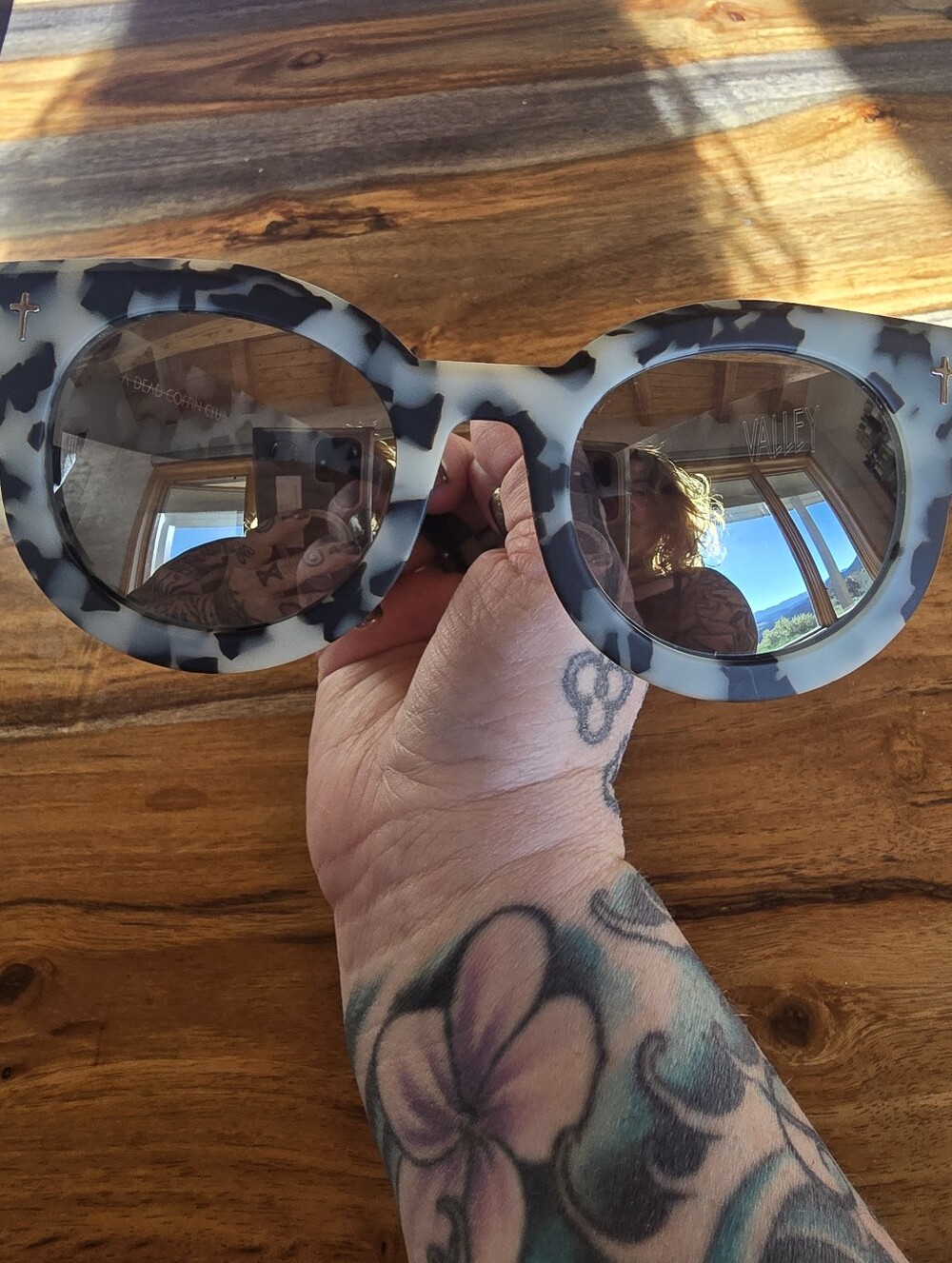 Valley Eyewear - A Dead Coffin - Whitw Tortoise Sunglasses - Picture 5 of 8